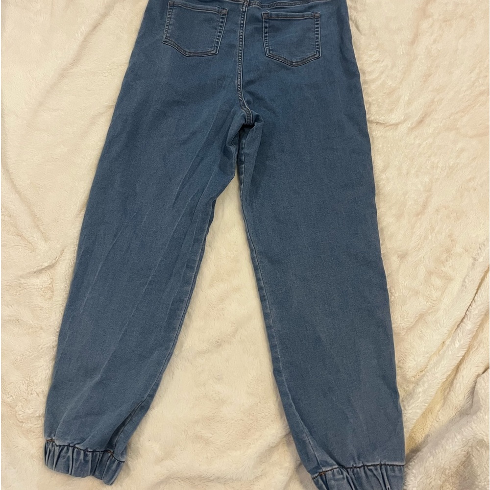 Blue jeans stretchy waistband